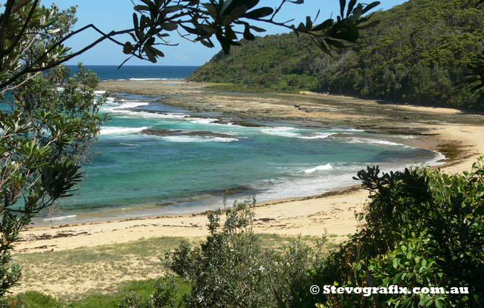 Bateau Bay Beach